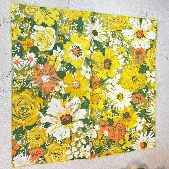 Vintage Fabric Napkins Set of 4 Yellow Orange Multicolor Daisies Roses MOD Print - Picture 10 of 10